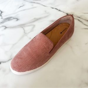 Birdies | The Swift Carnation Pink Corduroy Sneakers